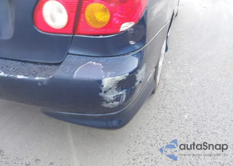 2004 Toyota Corolla S z USA, uszkodzony, nr VIN 1NXBR32E04Z240992